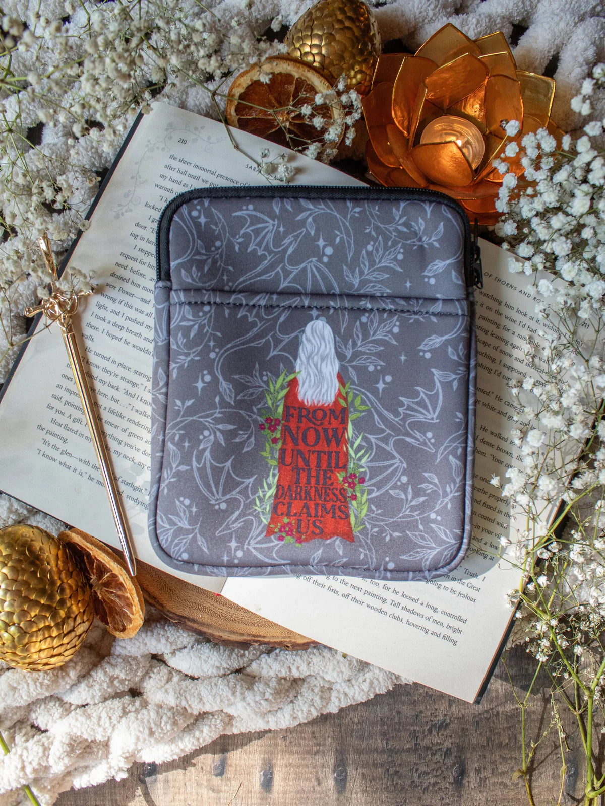 Throne of Glass (Manon) - Neoprene (E-Reader/Tablet Sleeve)