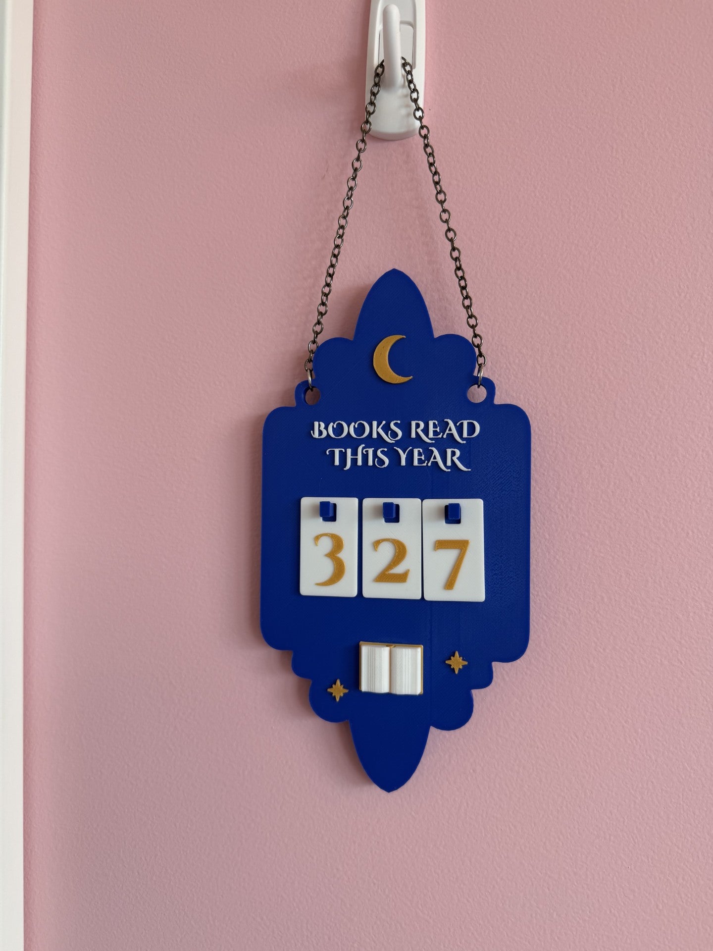 Hanging Themed Book Counter