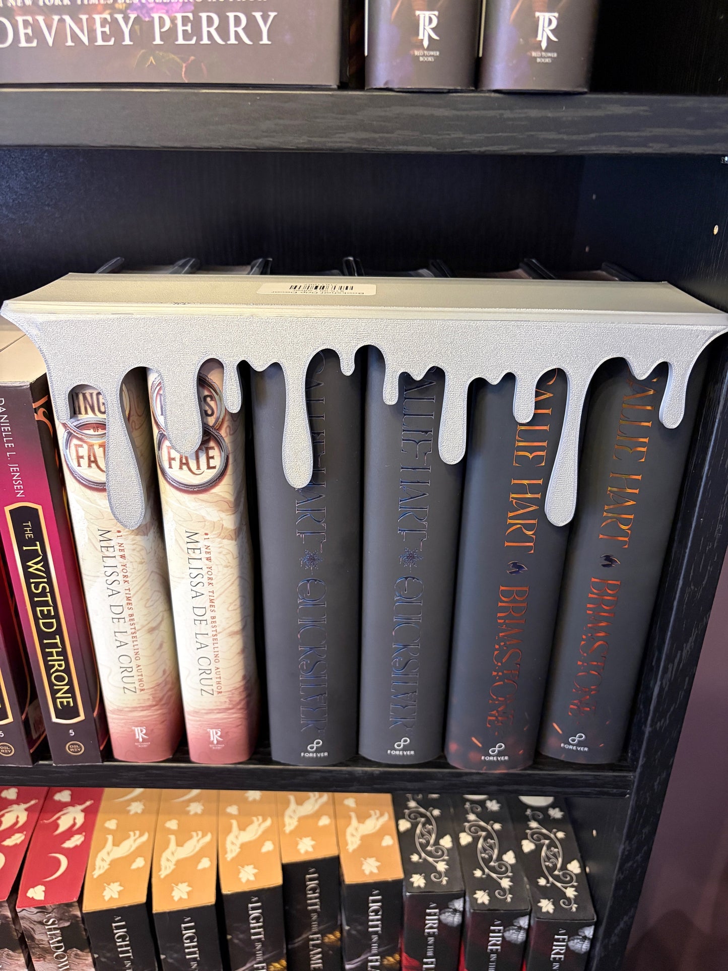 Bookshelf Drip Decor (Various Colours)